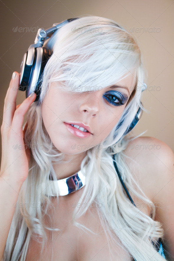 Sexy Blue Eyes DJ